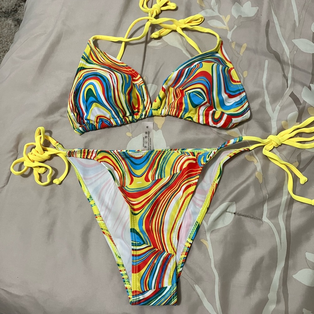 SHEIN Multicolor Swirl Bikini